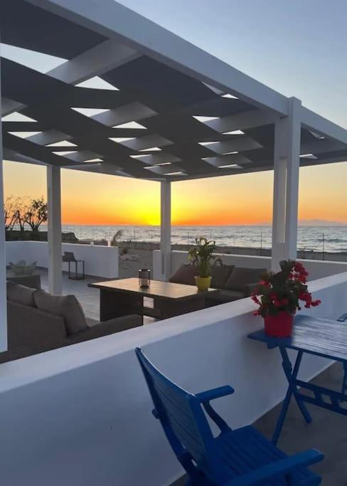 Lambou Beach Sunset Soroni Zewnętrze zdjęcie