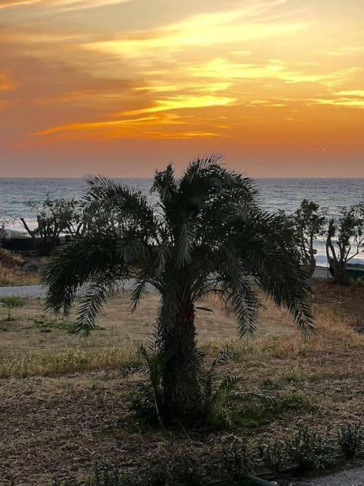 Lambou Beach Sunset Soroni Zewnętrze zdjęcie